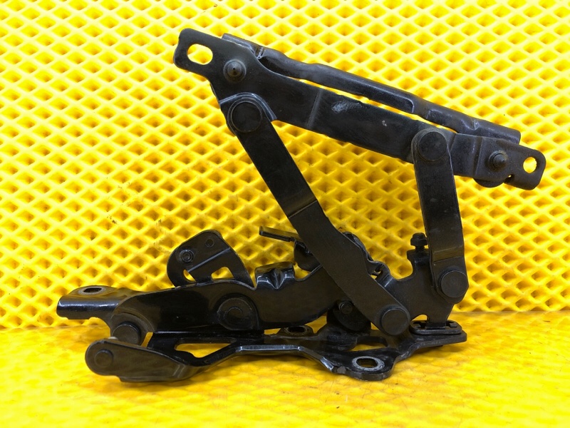 Петля капота Mercedes-Benz S-Class 2014 W222