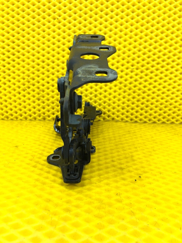 Петля капота Mercedes-Benz S-Class 2014 W222