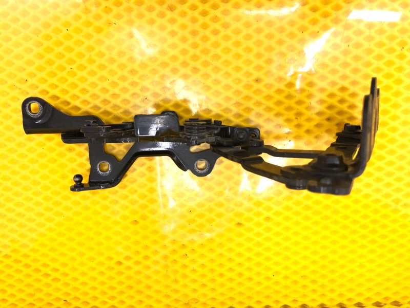 Петля капота Mercedes-Benz S-Class 2014 W222