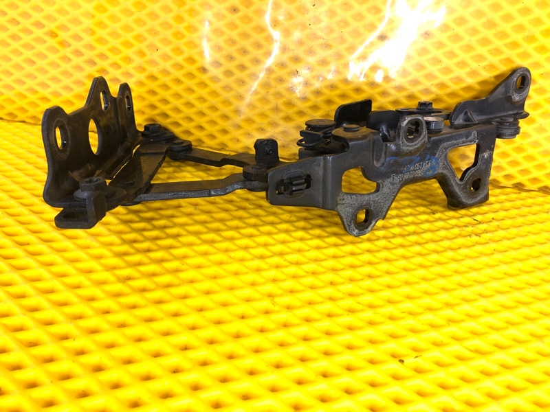 Петля капота Mercedes-Benz S-Class 2014 W222