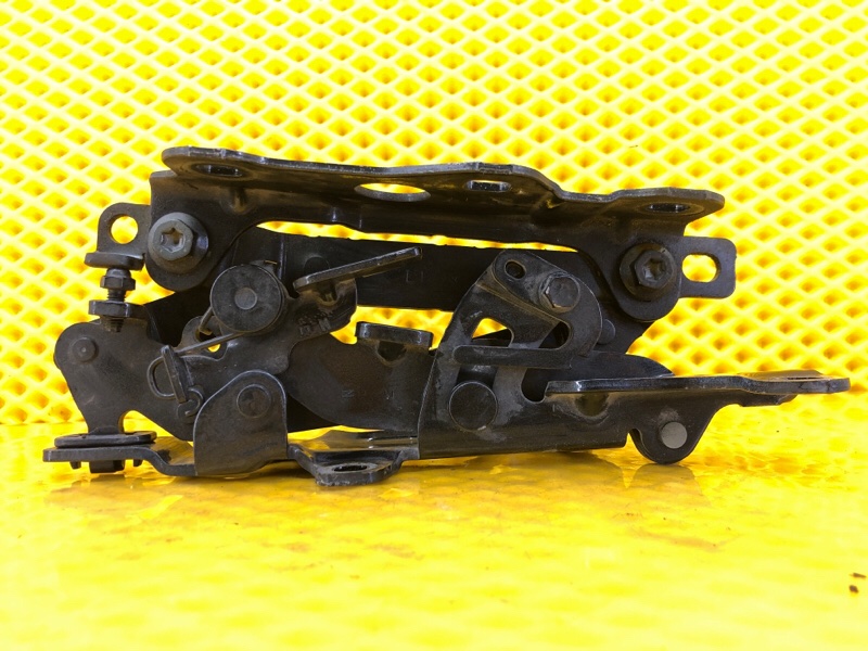 Петля капота Mercedes-Benz S-Class 2014 W222