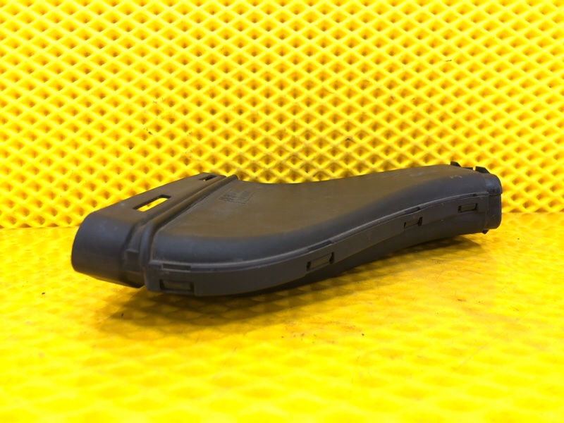 Патрубок воздушного фильтра правый Mercedes-Benz S-Class 2014 W222