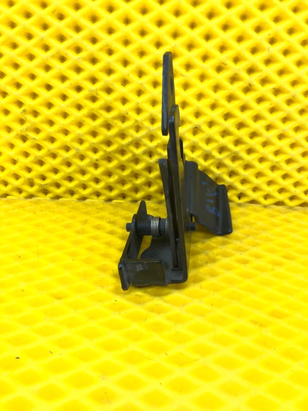 Крюк замка капота Mercedes-Benz S-Class 2014 W222