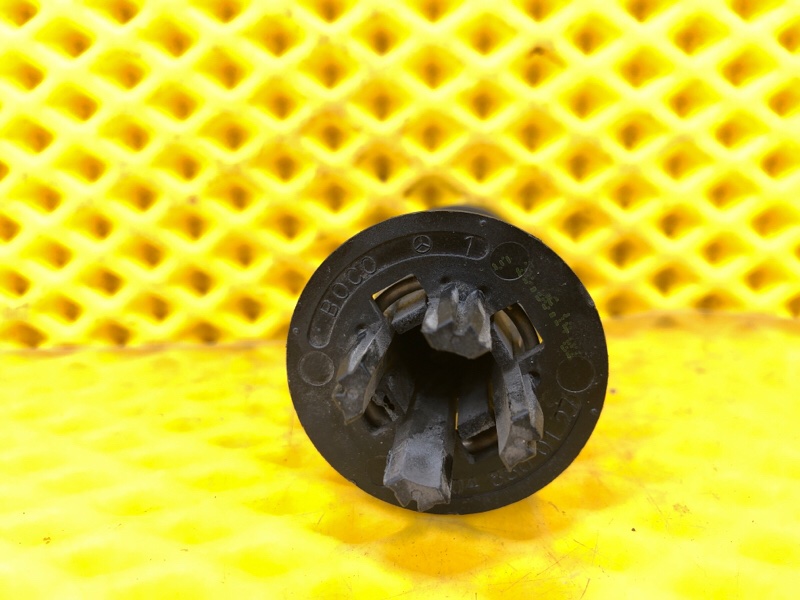 Отбойник капота Mercedes-Benz S-Class 2014 W222