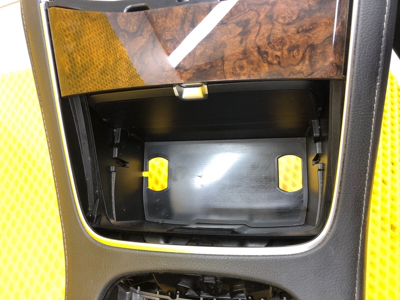 Накладка центральной консоли Mercedes-Benz S-Class 2014 W222