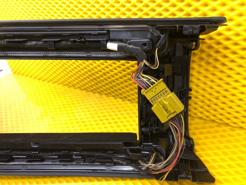 Накладка центральной консоли Mercedes-Benz S-Class 2014 W222