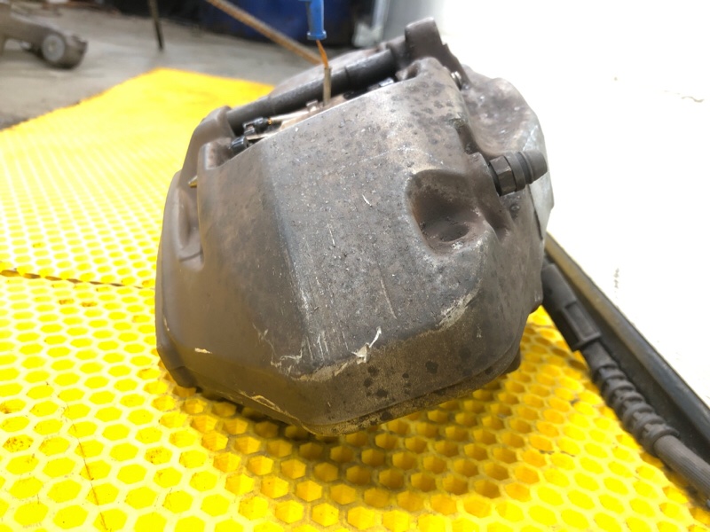 Суппорт тормозной передний правый Mercedes-Benz S-Class 2014 W222