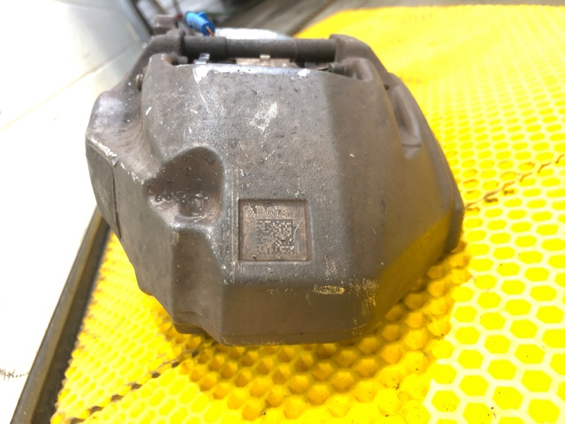 Суппорт тормозной передний правый Mercedes-Benz S-Class 2014 W222