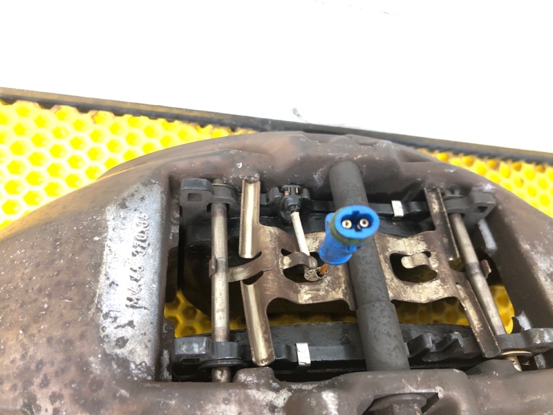 Суппорт тормозной передний правый Mercedes-Benz S-Class 2014 W222