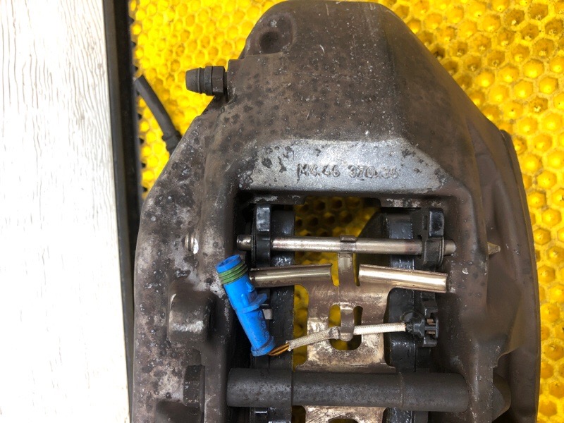 Суппорт тормозной передний правый Mercedes-Benz S-Class 2014 W222