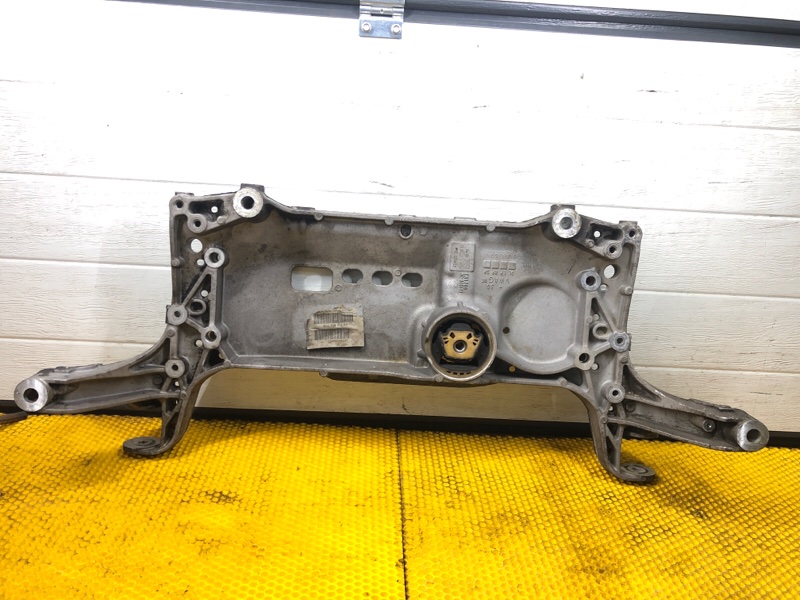 Подрамник Volkswagen Tiguan 2013 5N1