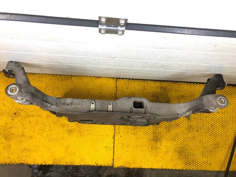 Подрамник Volkswagen Tiguan 2013 5N1