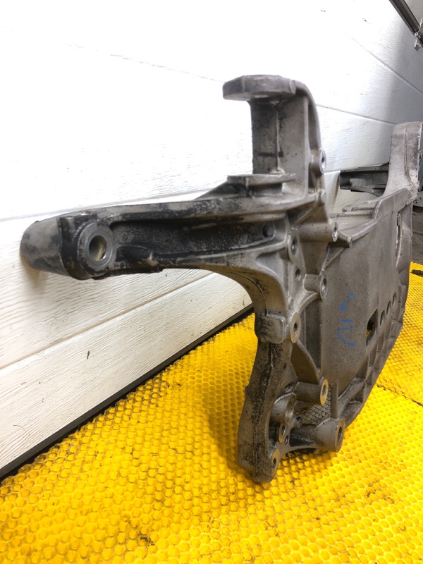 Подрамник Volkswagen Tiguan 2013 5N1