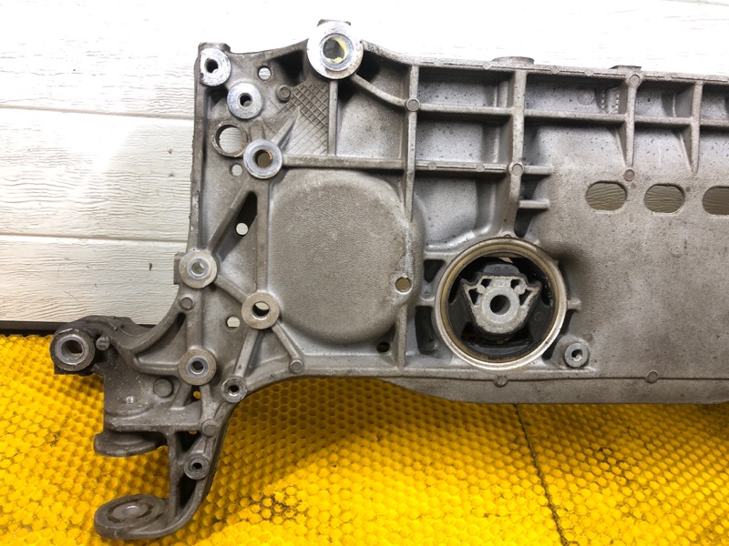 Подрамник Volkswagen Tiguan 2013 5N1