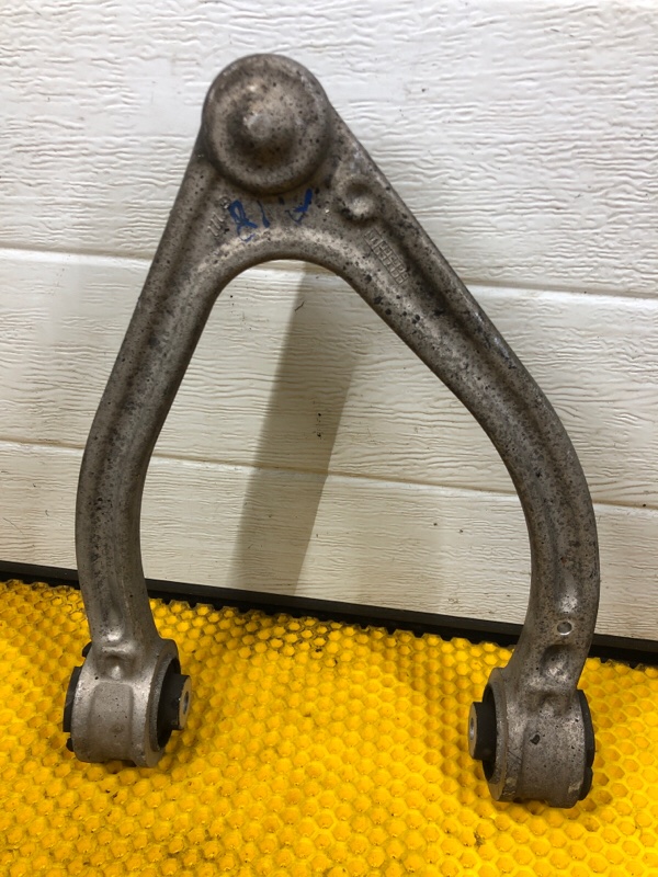 Рычаг верхний Mercedes-Benz S-Class 2014 W222