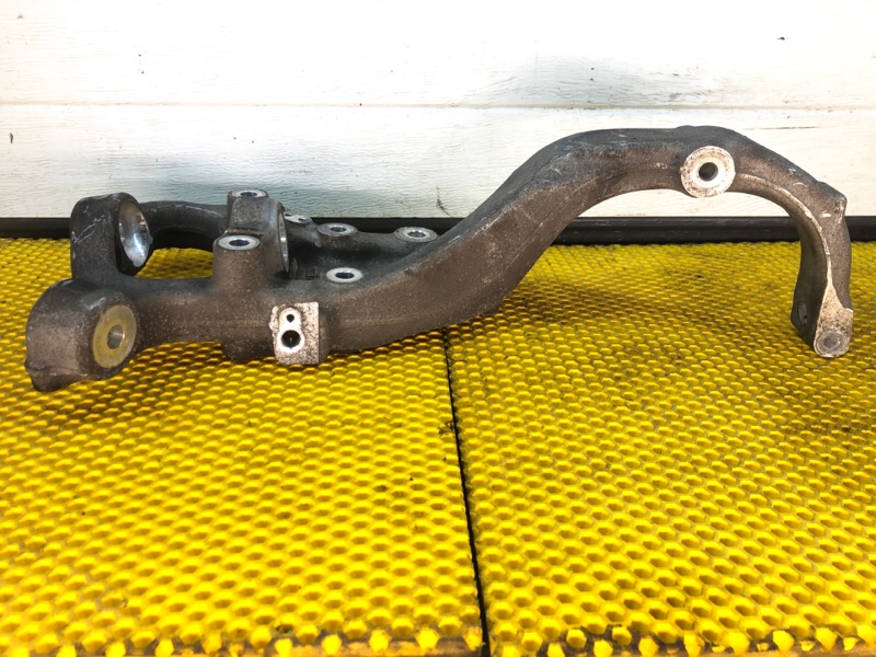 Кулак передний левый Mercedes-Benz S-Class 2014 W222