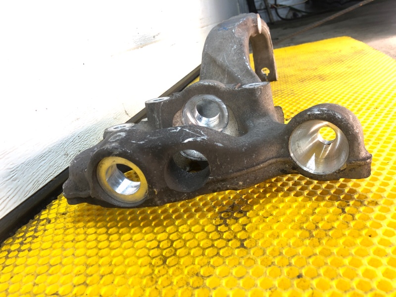 Кулак передний левый Mercedes-Benz S-Class 2014 W222