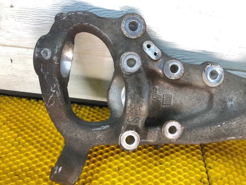 Кулак передний левый Mercedes-Benz S-Class 2014 W222