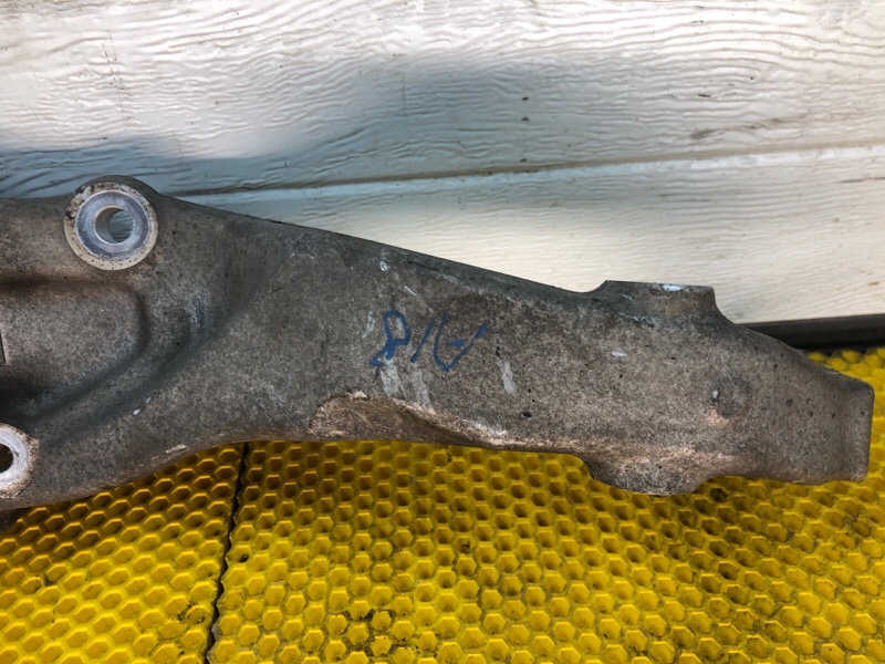 Кулак передний левый Mercedes-Benz S-Class 2014 W222