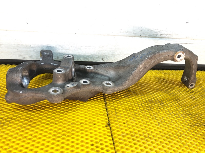 Кулак передний правый Mercedes-Benz S-Class 2014 W222