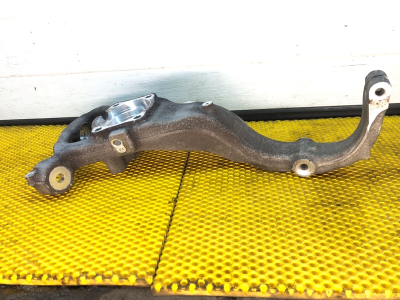 Кулак передний правый Mercedes-Benz S-Class 2014 W222