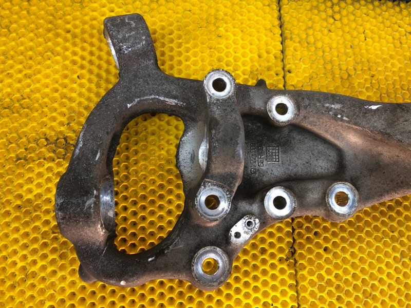 Кулак передний правый Mercedes-Benz S-Class 2014 W222