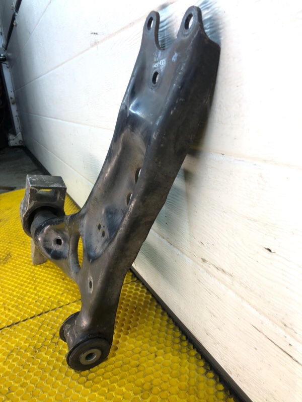 Рычаг передний Volkswagen Tiguan 2013 5N1