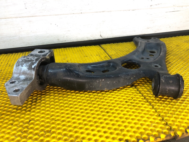 Рычаг передний Volkswagen Tiguan 2013 5N1