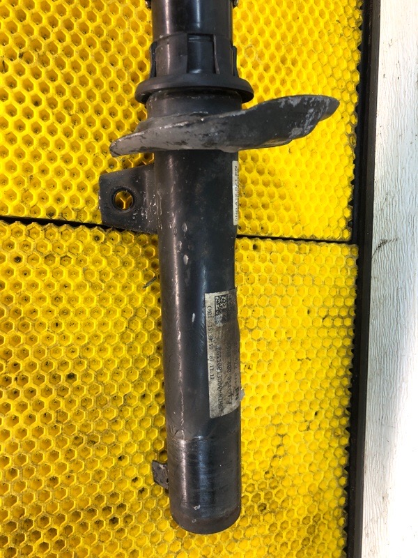 Амортизатор передний правый Volkswagen Tiguan 2013 5N1