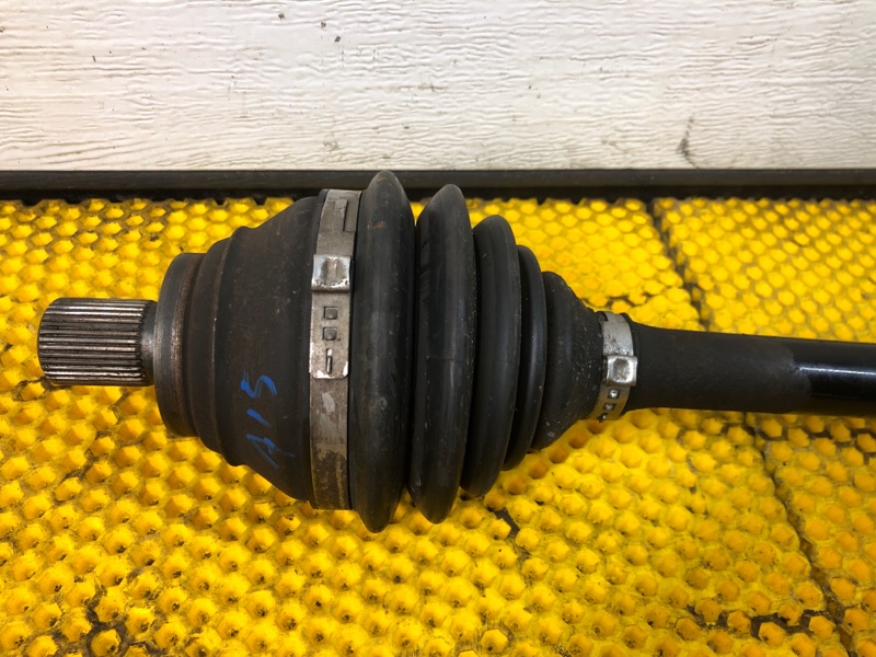 Привод передний правый Volkswagen Tiguan 2013 5N1