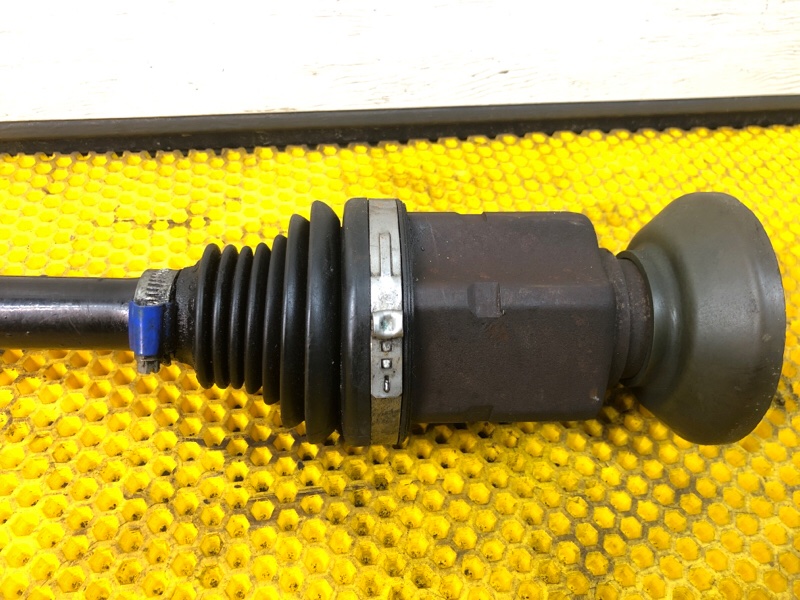 Привод передний правый Volkswagen Tiguan 2013 5N1