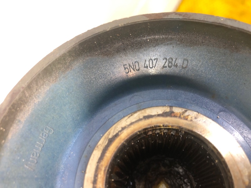 Привод передний правый Volkswagen Tiguan 2013 5N1