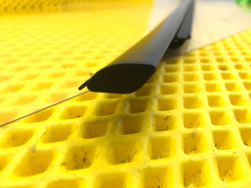 Молдинг стекла Omoda C5 2023