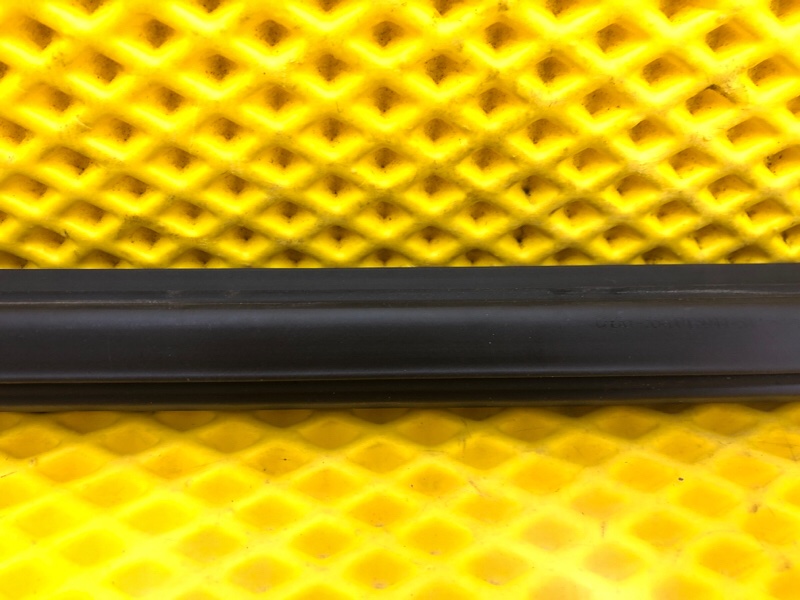 Уплотнитель двери передней правой Omoda C5 2023