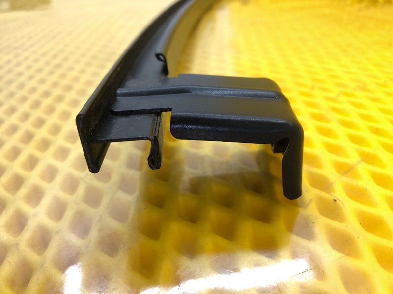 Направляющая стекла двери Omoda C5 2023