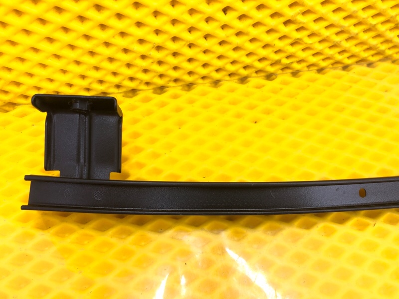 Направляющая стекла двери Omoda C5 2023