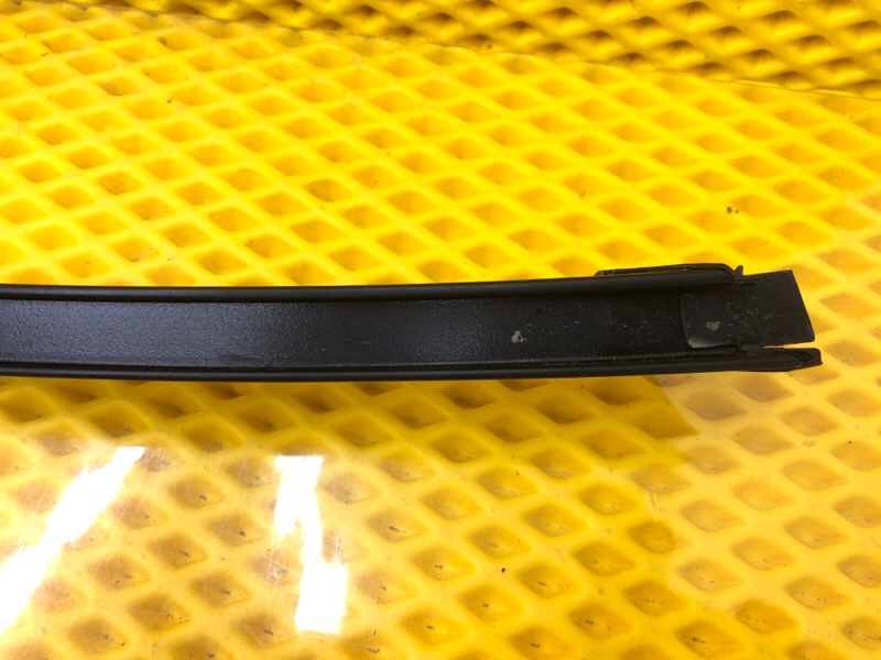 Направляющая стекла двери Omoda C5 2023