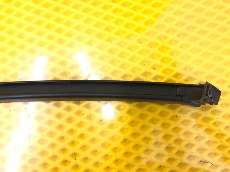 Направляющая стекла двери Omoda C5 2023