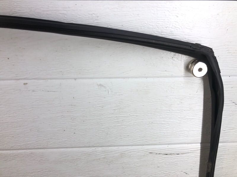 Уплотнитель стекла двери Omoda C5 2023