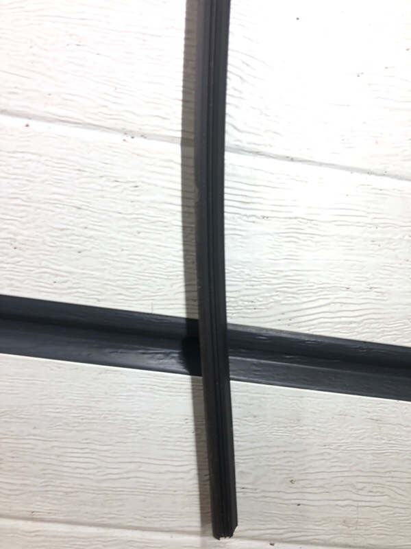 Уплотнитель стекла двери Omoda C5 2023