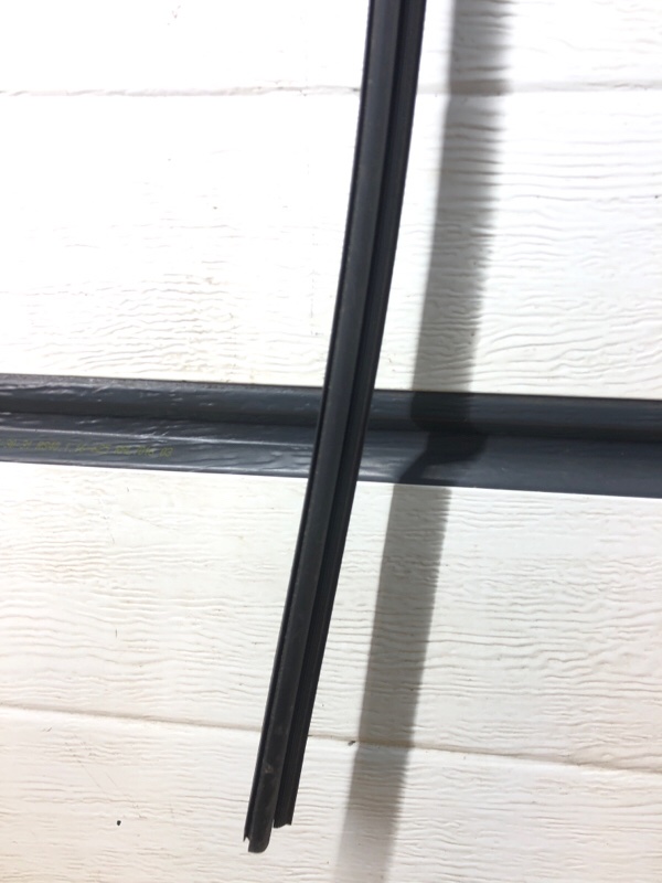 Уплотнитель стекла двери Omoda C5 2023