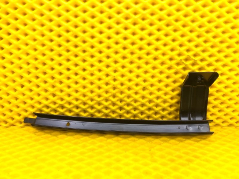 Направляющая стекла двери Omoda C5 2023