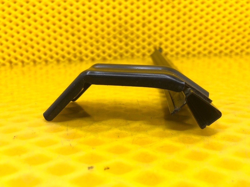 Направляющая стекла двери Omoda C5 2023