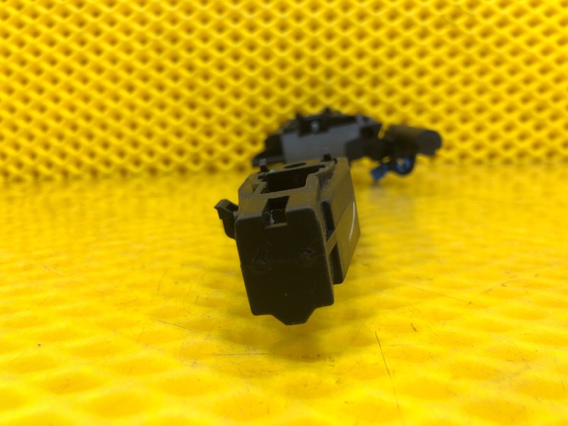 Кронштейн ручки двери Omoda C5 2023