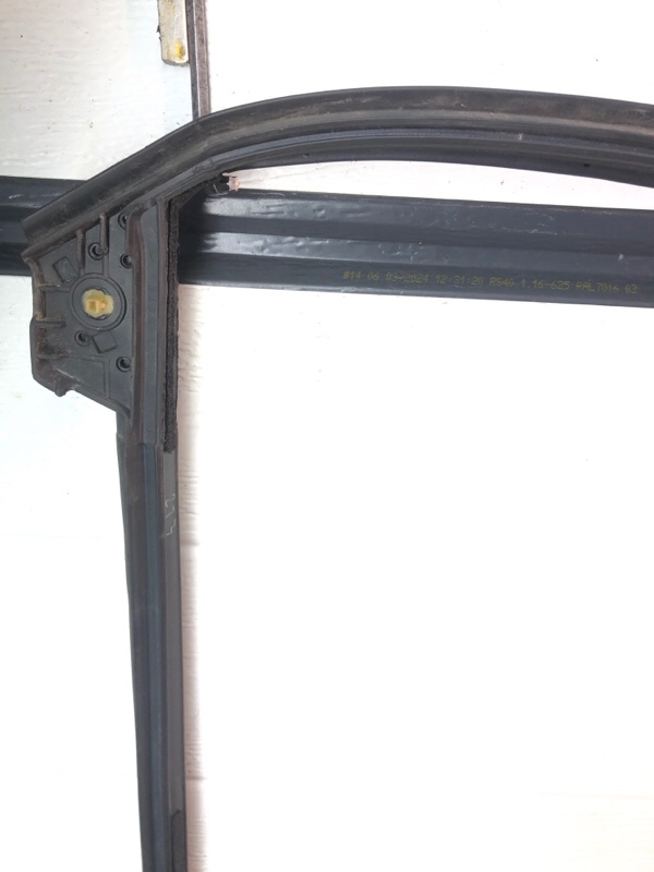 Уплотнитель двери задней правой Omoda C5 2023