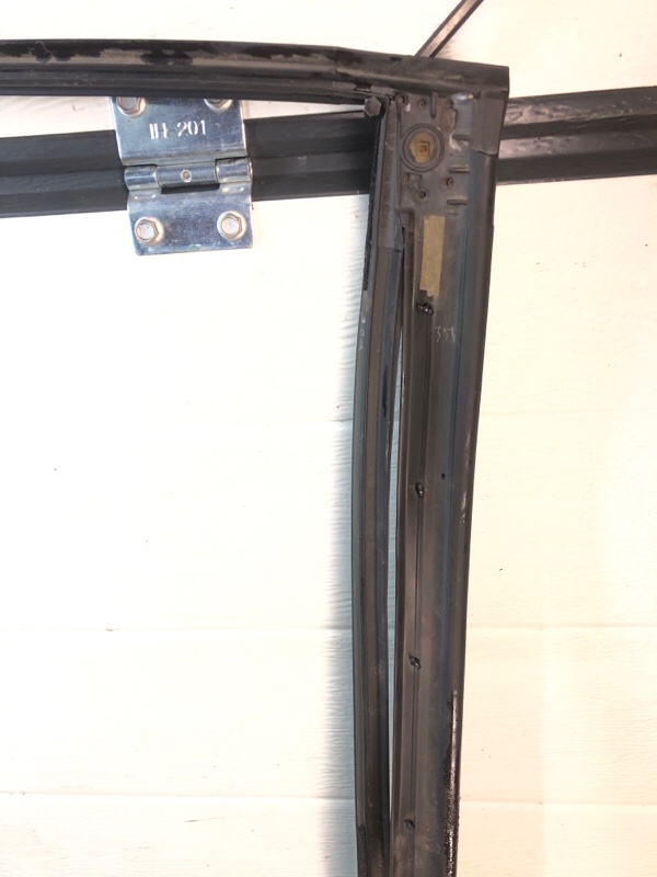 Уплотнитель двери задней правой Omoda C5 2023