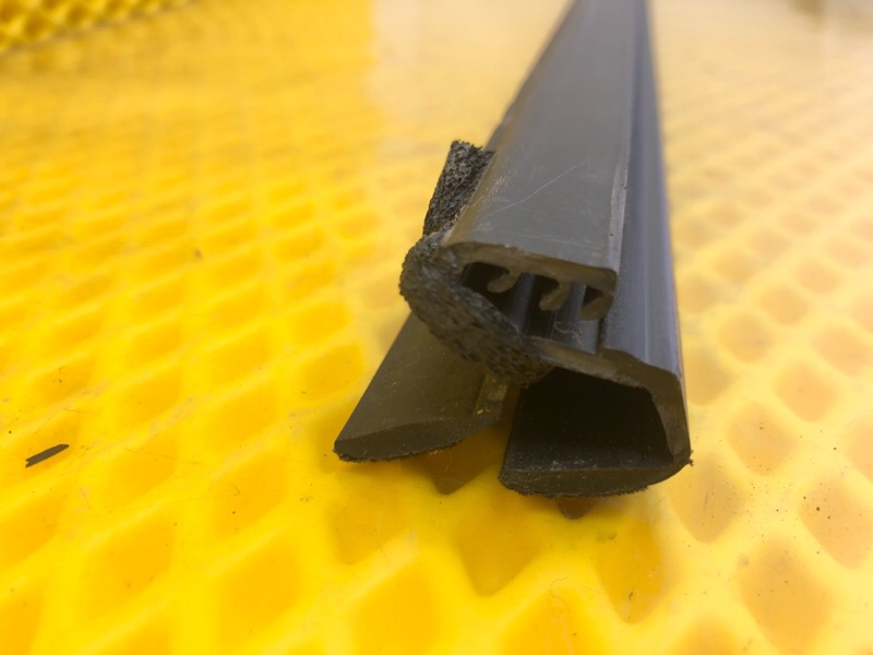 Уплотнитель двери задней Omoda C5 2023