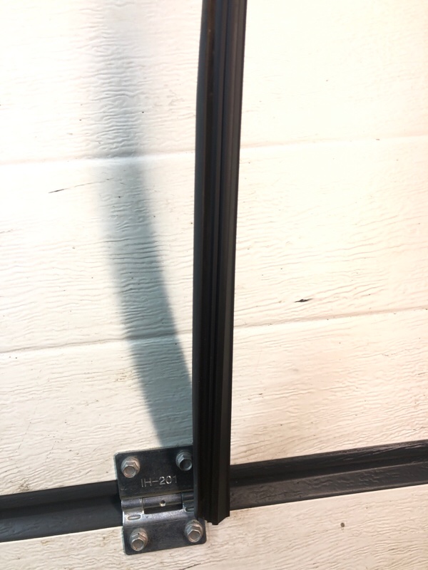 Уплотнитель стекла двери Omoda C5 2023