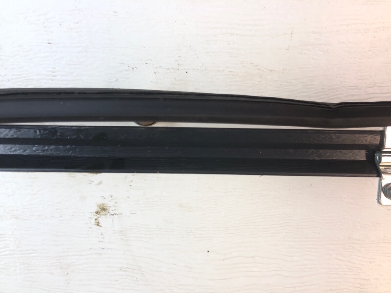 Уплотнитель стекла двери Omoda C5 2023