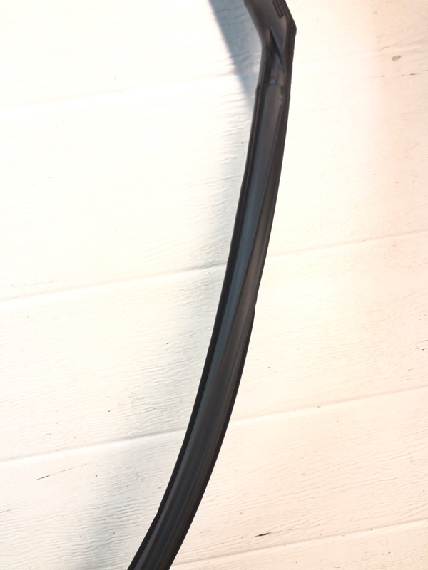 Уплотнитель стекла двери Omoda C5 2023